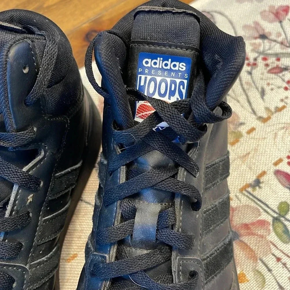 Adidas | Presents Hoops | Mid Basketball Sneaker | Men’s 10.5 - Picture 3 of 7